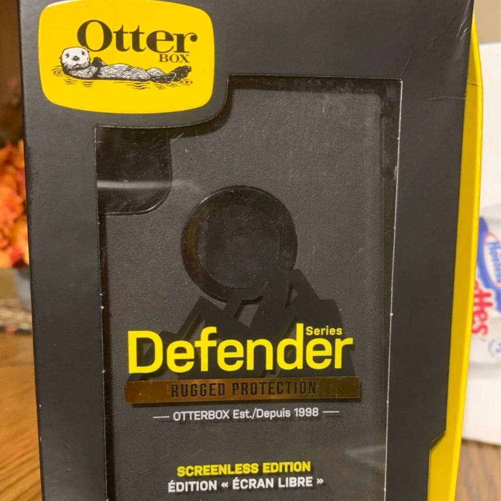 OtterBox DEFENDER Phone Case for apple iPhone XR- Black